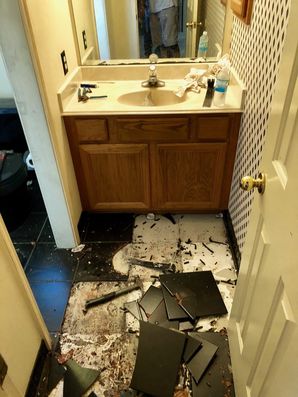 Before & After Bathroom Remodel in Houston, TX (3)