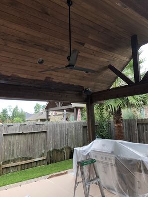Staining Wood on Outdoor Kitchen in Houston, TX (1)