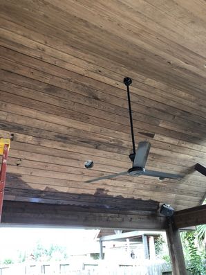 Staining Wood on Outdoor Kitchen in Houston, TX (3)