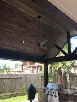 Staining Wood on Outdoor Kitchen in Houston, TX (6)